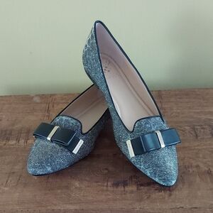 NWOB - Vince Camuto Black and Gold Flats with Bow - 8.5